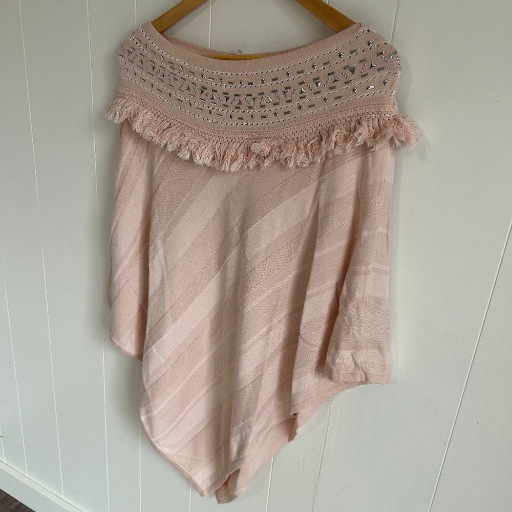 Beautiful Poncho - Picture 3 of 8